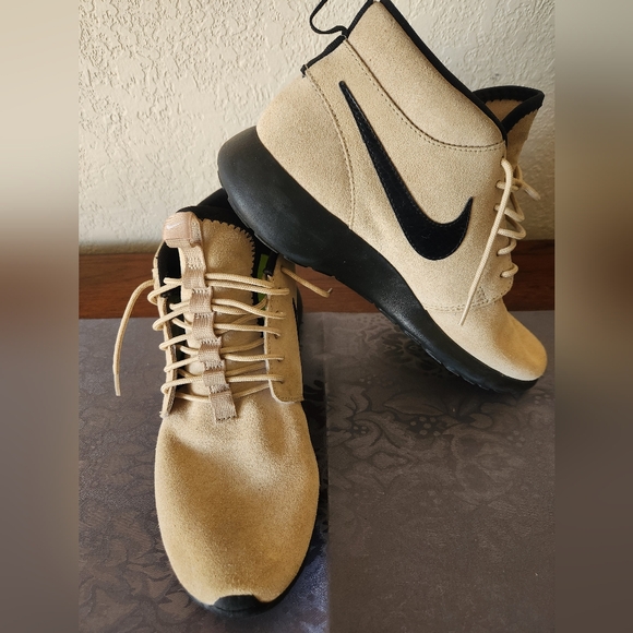 NikeID Roshe Run Youth Size 6.5 - Picture 4 of 10